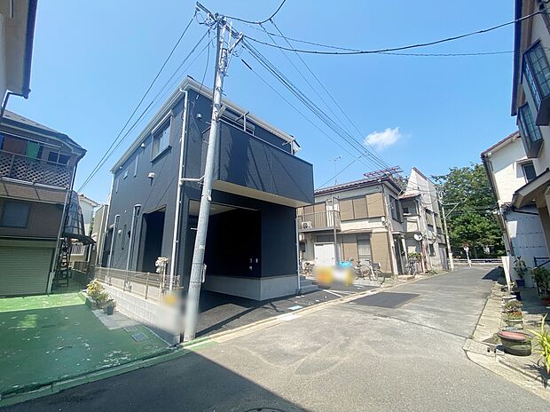 【前面道路含む現地写真】≪内覧以外にも資金計画やライフプランに寄り添ったご提案をいたします♪≫
新生活を彩るこだわりの仕様設備☆あると便利な「浴室乾燥機」・「電子キー」・「防犯カメラ」付き。
