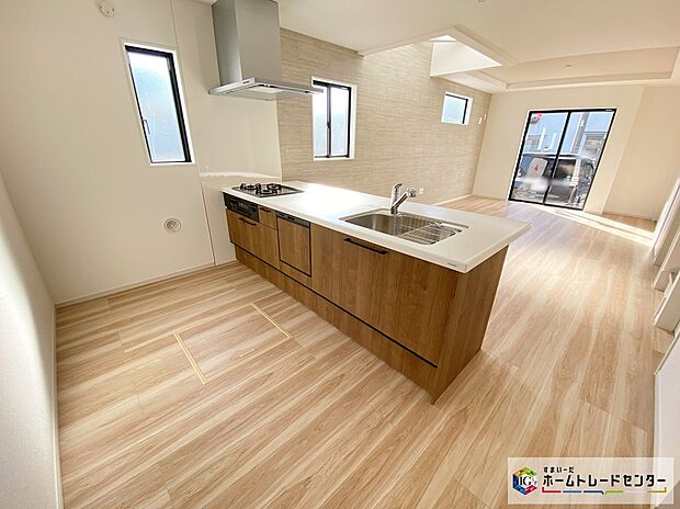 【キッチン】≪Kitchen≫
オープンスタイルキッチンは明るく広く使いやすいです!快適なキッチンで、毎日のお料理も楽しくなっちゃいます♪