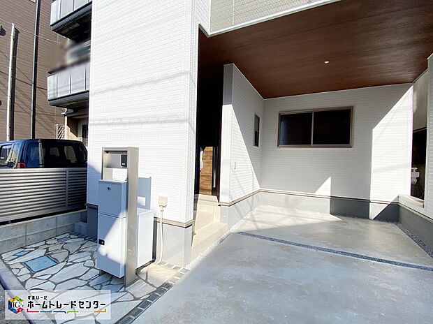 【宅配ボックス】≪Delivery box≫
宅配ボックスも完備しているので宅配便の受け取りを気にする煩わしさがありません！