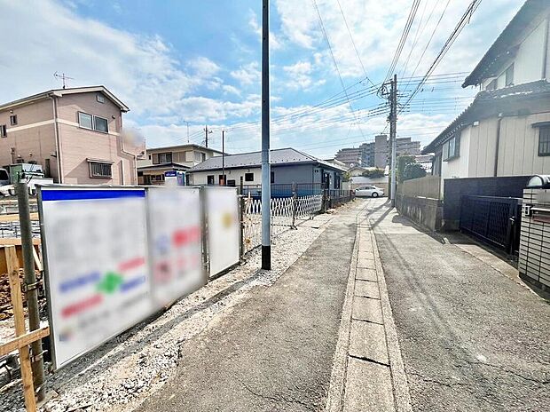 【前面道路含む現地写真】2026.02撮影　ご家族みんなが暮らしやすい住環境☆小学校まで徒歩18分！中学校まで徒歩25分！