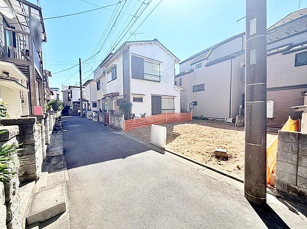 【前面道路含む現地写真】2026.03撮影　
◆住宅性能評価の6項目で最高等級を取得！◆
耐震等級(倒壊・損傷等防止)・耐風等級・劣化対策等級
ホルムアルデヒド対策等級・維持管理対策等級