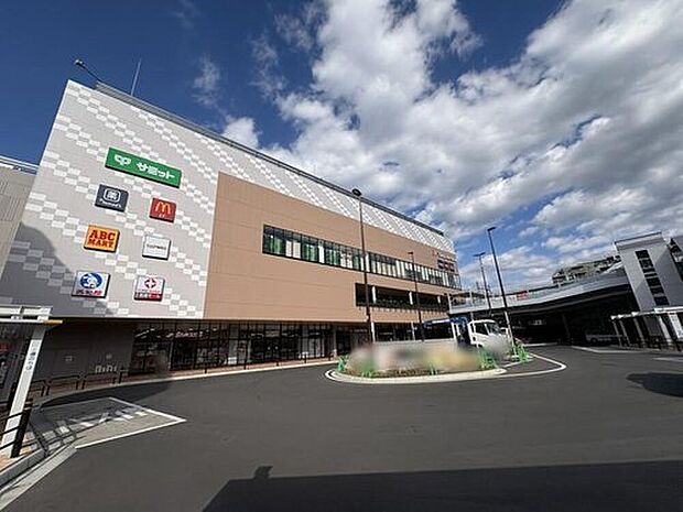 三井ショッピングパークららテラス北綾瀬（約1,700m）