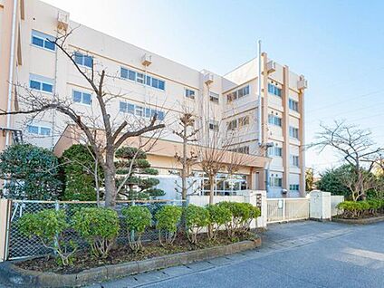 八潮市立中川小学校 550ｍ(徒歩7分)