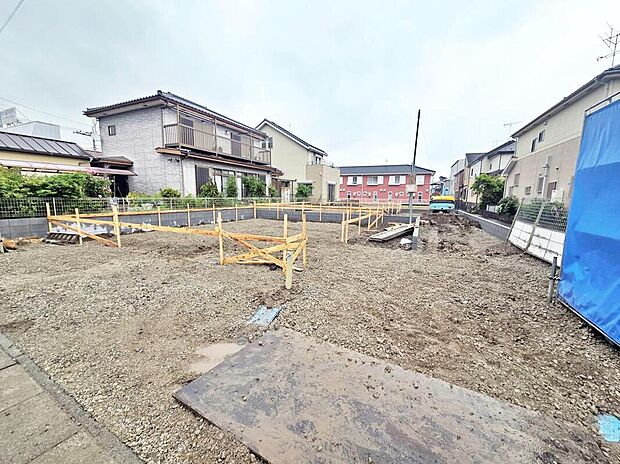 【前面道路含む現地写真】≪内覧以外にも資金計画やライフプランに寄り添ったご提案をいたします♪≫
消防署や警察署など防災拠点となる建物に求められる最も高い耐震性能を持つ住宅基準で、震度7ほどの地震にも耐えられる安心の設計です♪