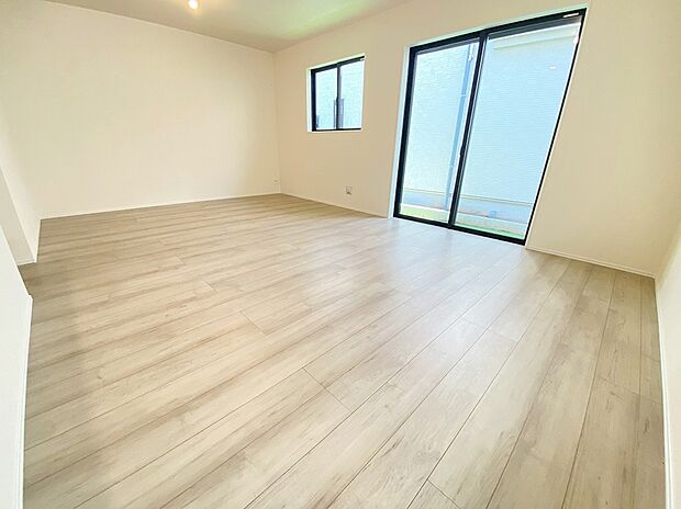 【リビング】≪Living room≫
採光良好なリビングは、ご家族の憩いの空間。居心地の良い快適な安らぎの場所にもなりそうです。