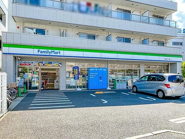 ファミリーマート南篠崎町二丁目店(約650m)