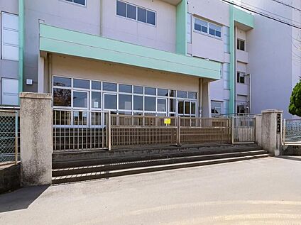 八潮市立八條小学校 400ｍ(徒歩5分)