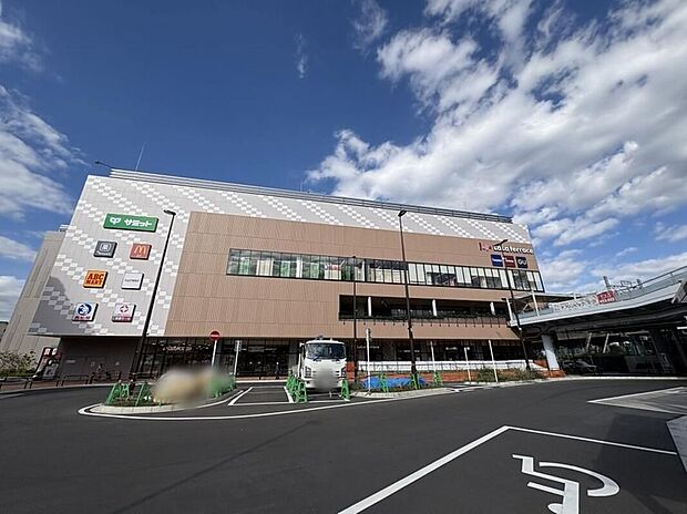 ららテラス北綾瀬店(約1,200m)
