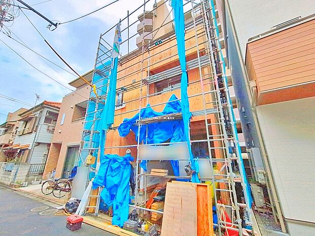 【現地外観写真】≪現地ご案内は便利なネット予約も可能です!お気軽にお問い合わせください♪≫東京メトロ千代田線「北綾瀬」駅徒歩11分!JR常磐線「亀有」駅徒歩18分!2駅徒歩圏の好立地です♪
