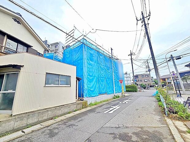 【前面道路含む現地写真】現地(2026年7月)撮影
ガス漏れの心配のないオール電化は、「お湯」や「暖房」にかかるコストを安く抑えることが出来ます☆
全邸カースペース2台分完備!(※車種による。)