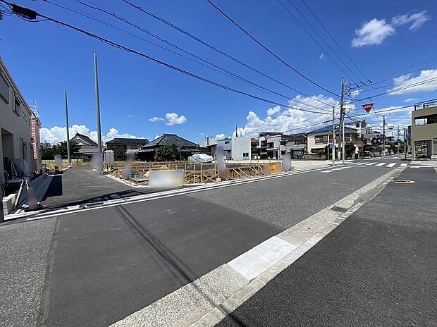 【前面道路含む現地写真】≪見学予約可能!≫利便性と自然、周辺環境の心地よさは写真や文章では伝えきれません。日々の動線や採光、周辺施設との距離感まで、ぜひ現地でご体感ください!
