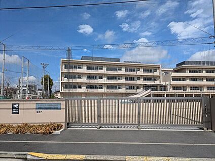 江戸川区立葛西小学校 170m(徒歩3分)