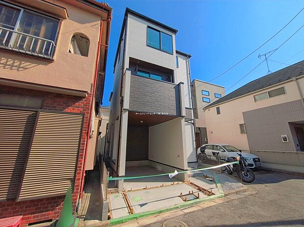 【現地外観写真】≪見学予約可能!≫
舎人公園まで徒歩10分の自然を楽しめる暮らし!小学校まで徒歩7分。中学校まで徒歩3分。お子様の通学も安心の距離♪