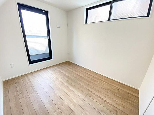 【≪Room≫】開放的な空間に陽の光がたっぷり降り注ぐ、見て明るく!家族も明るく!おうちに帰るのが楽しくなるようなお住まいです☆