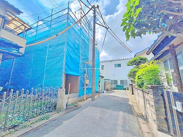 【前面道路含む現地写真】≪内覧以外にも資金計画やライフプランに寄り添ったご提案をいたします♪≫当日のご見学予約も承ります。同じものは２つとない「夢のマイホーム」との出会いが待っているかもしれません。