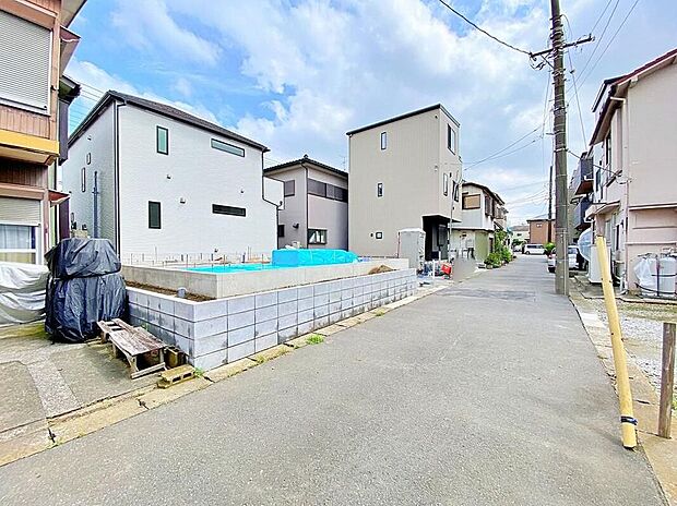 【前面道路含む現地写真】≪内覧以外にも資金計画やライフプランに寄り添ったご提案をいたします♪≫新しい住居への夢や期待は人それぞれ。住まう人に寄り添うお家をご用意しております