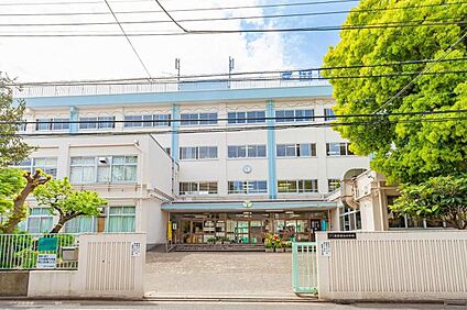 江戸川区立葛西第三中学校 130m(徒歩2分)