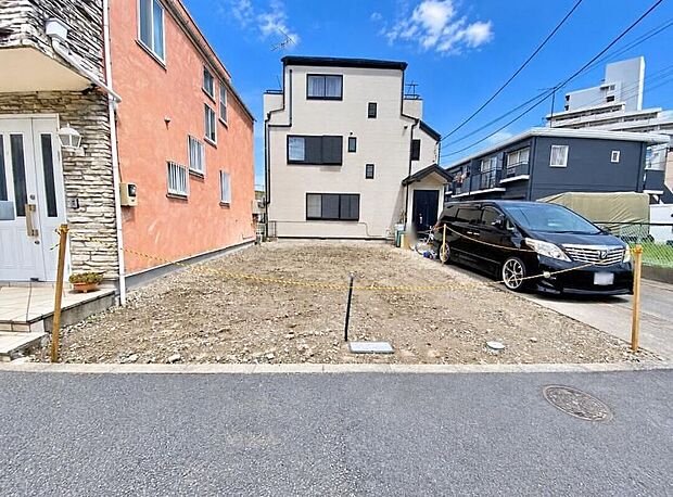 【現地外観写真】≪現地ご案内は便利なネット予約も可能です!お気軽にお問い合わせください♪≫新築一戸建て 家族の笑い声が自然と生まれます!生活するだけの家ではなく「日々を楽しむ暮らし」を♪
