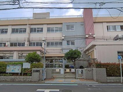 江戸川区立鹿骨松本小学校 950m (徒歩12分)