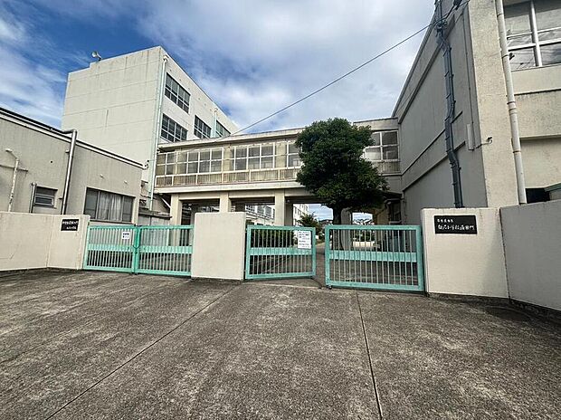 名古屋市立白沢小学校まで320m