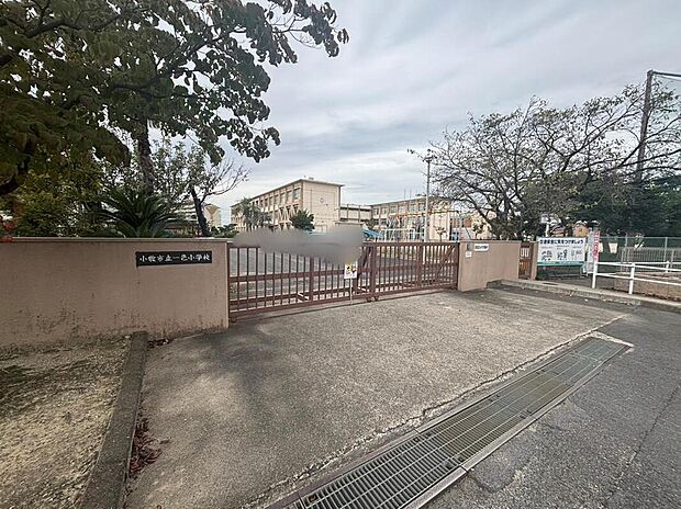 小牧市立一色小学校まで720m