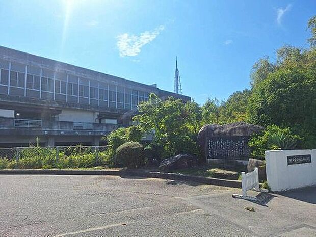 瀬戸市立幡山中学校(約3,280m)