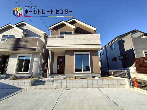 【現地外観写真】瀬戸市萩山台５期、全２棟（写真B号棟）
２０２５年１１月完成☆
お問い合わせは、ホームトレードセンター株式会社まで、お気軽に♪