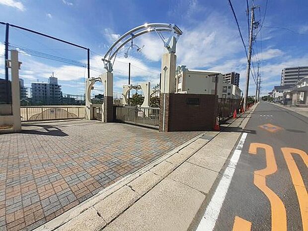 名古屋市立小坂小学校（約960m）