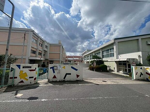 尾張旭市立本地原小学校(約350m)