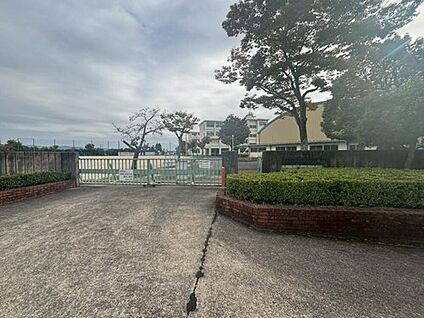 春日井市立東高森台小学校 220m(徒歩3分)