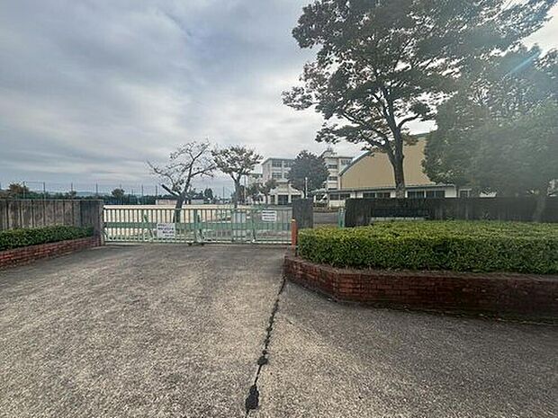 春日井市立東高森台小学校(約220m)