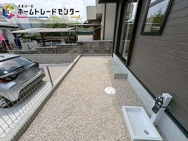【庭】お庭スペース☆
日当たり良好な南向きのお庭がございます♪
小さなお子様の遊び場や、ガーデニング・家庭菜園など、お好みにおうち時間をお楽しみいただけます♪