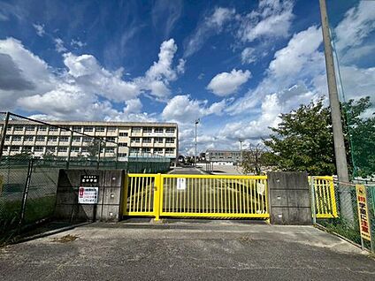 尾張旭市立東中学校 1870m(徒歩24分)