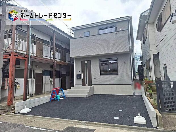【現地外観写真】浴室乾燥機、床下収納、三面化粧台など暮らしを豊かにする設備が揃っています!