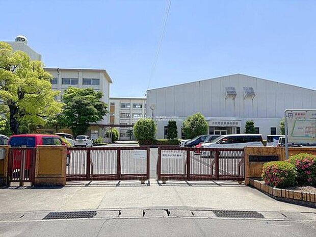 小牧市立岩崎中学校（約850m）