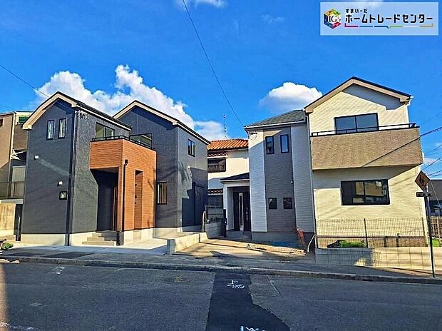 【前面道路含む現地写真】保育園まで徒歩3分、小中学校まで徒歩8分と子育て世帯にうれしい立地。スーパー・コンビニも徒歩9分圏内に揃います。通園・通学の距離や街の雰囲気も、住まいと一緒に現地で確かめてみませんか。