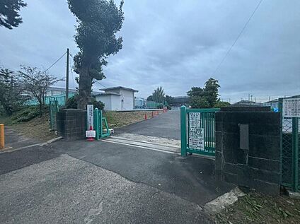 春日井市立東部中学校 550m(徒歩7分)