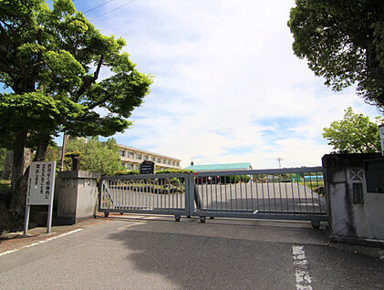 根石小学校 400m