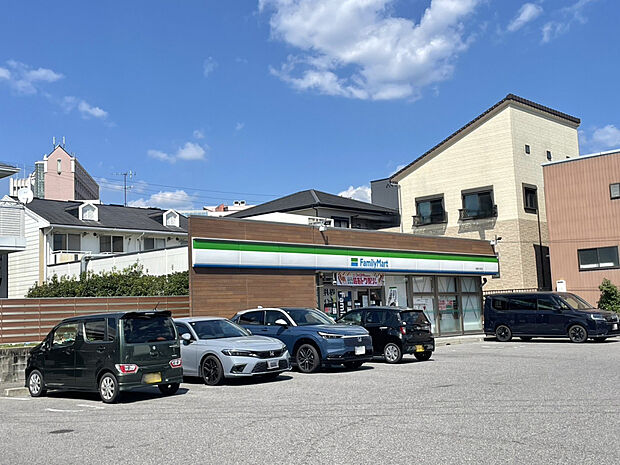 ファミリーマート岡崎元欠町店（約180m）