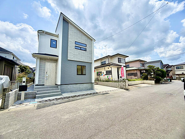 【当社売主物件】6月完成！　前面道路約7.9mでファミリーカーの駐車もラクラク♪