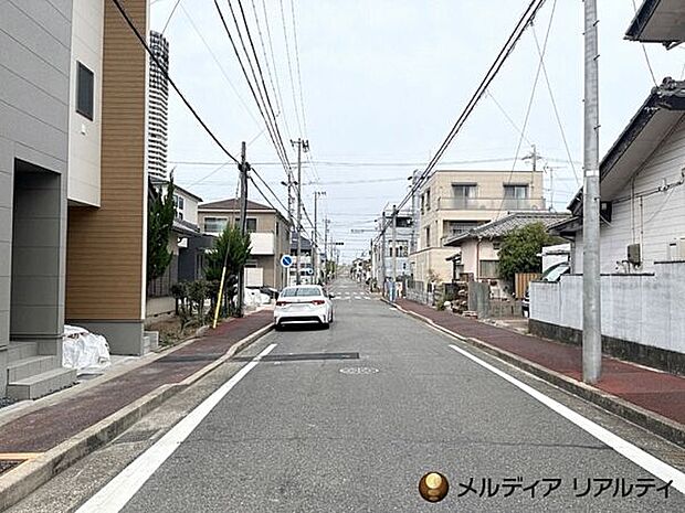 【前面道路】周辺のご案内も弊社にお任せください♪日中はもちろん、夜間の様子のご案内もしっかりサポートいたします！