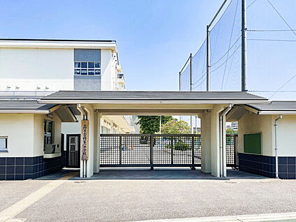 日野市立日野第一中学校 953m
