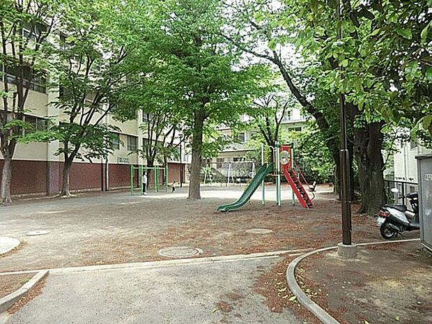 菊名町公園(約994m)