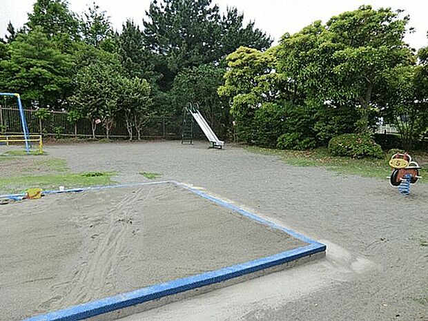 八部公園(約455m)