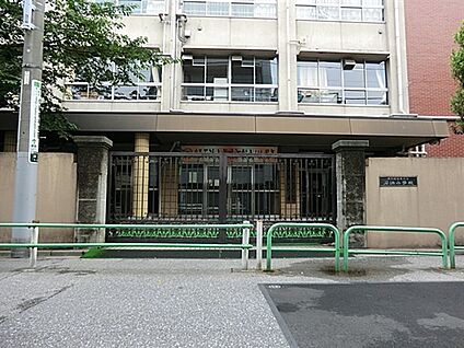 台東区立石浜小学校 536m