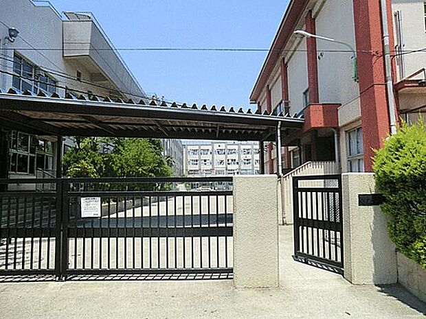 足立区立第十三中学校(約1,316m)