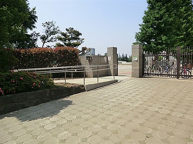 練馬区立開進第二中学校（約772m）