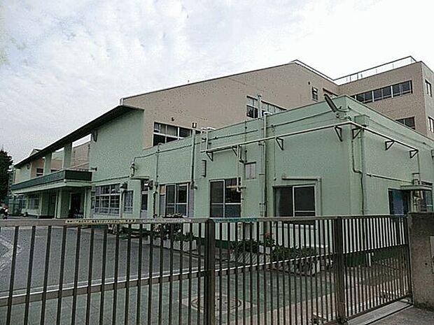 横浜市立磯子小学校（約433m）