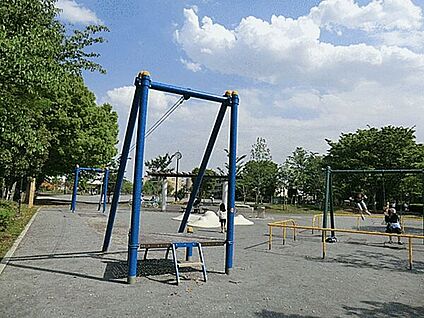 堀崎中央公園 540m