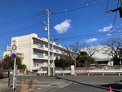 八潮市立潮止小学校 1635m